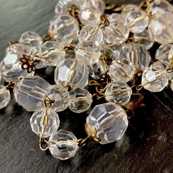 Vintage lightweight faceted Lucite ball and brass metal belt or necklace 39” - Picture 1 of 10